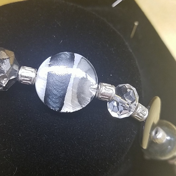 Black glass necklace set - Picture 6 of 6